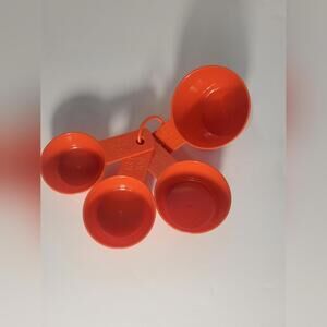 New Red Measuring Cups (4 Cups)